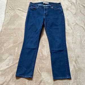 Levi curvy with a skinny leg